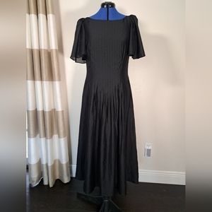 NWT Banana Republic Factory Pleated Lightweight Midi Dress Size 6